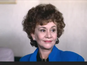 	Joan Plowright	